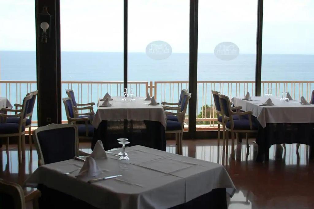 Hotel Roger De Flor By Seleqtta 4*